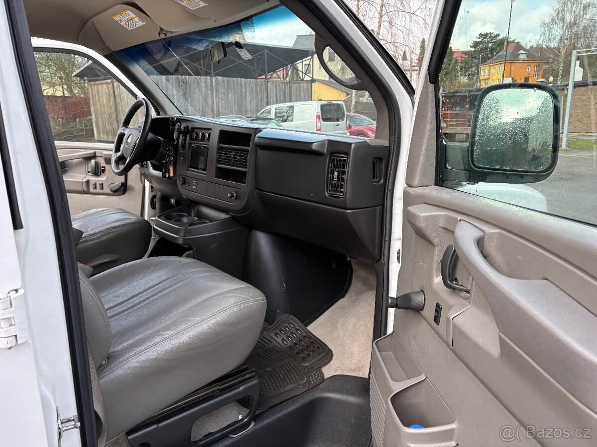 Chevrolet Express 2500 - 15