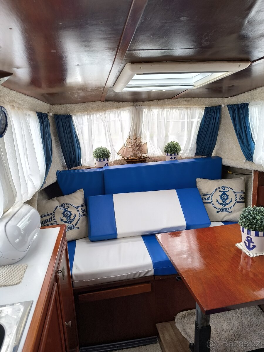 Prodám kajutovou motorovou loď - 15