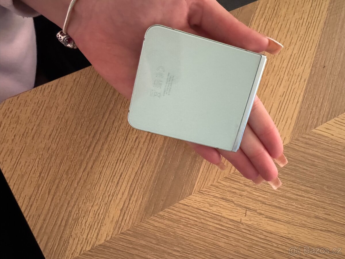 Samsung Galaxy Z Flip 5 - 15