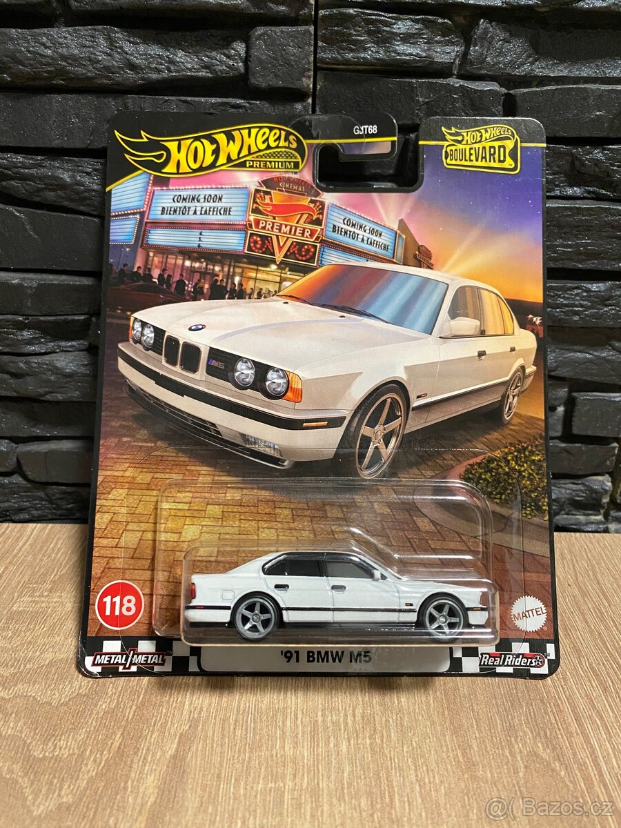 Hot Wheels premium modely - 15