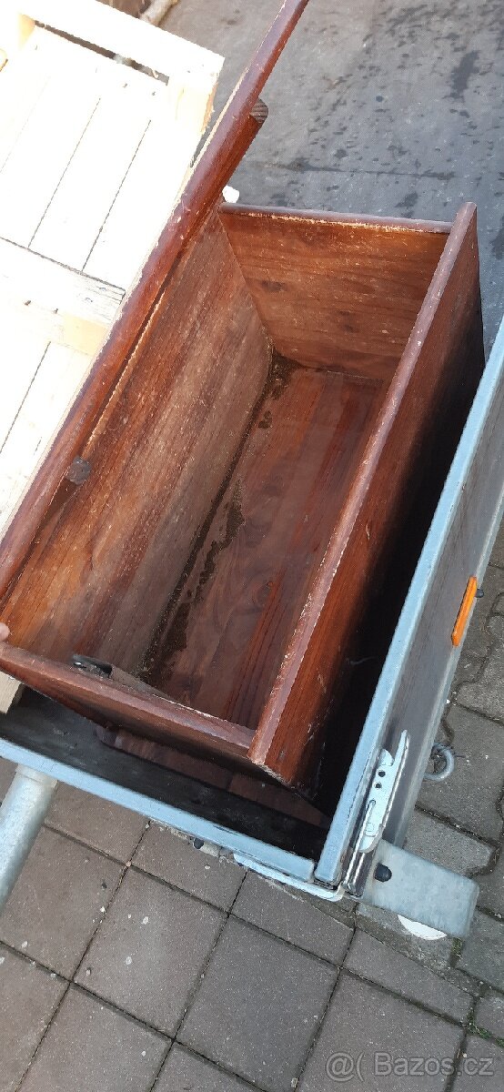 Starý Peřiňák, botníky, skříňka-šuplíky, stoleček, truhla - 15