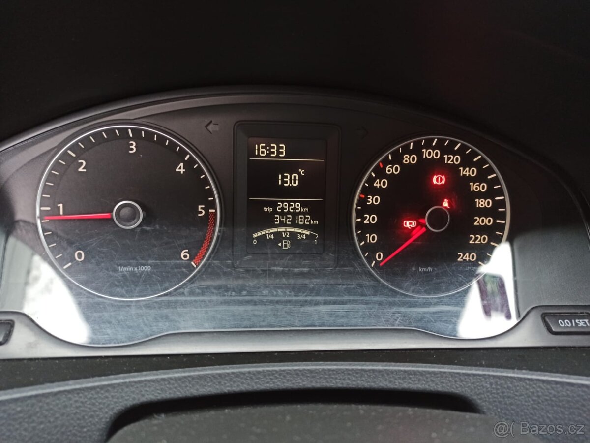 VW MULTIVAN T5.1 2.0TDI 103KW BEACH R.V.2011 - 15