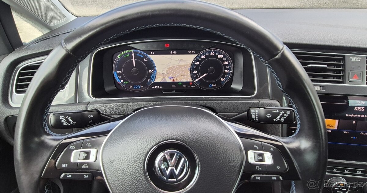 Volkswagen Golf VII e-Golf 1.majitel servisní kniha DPH - 15