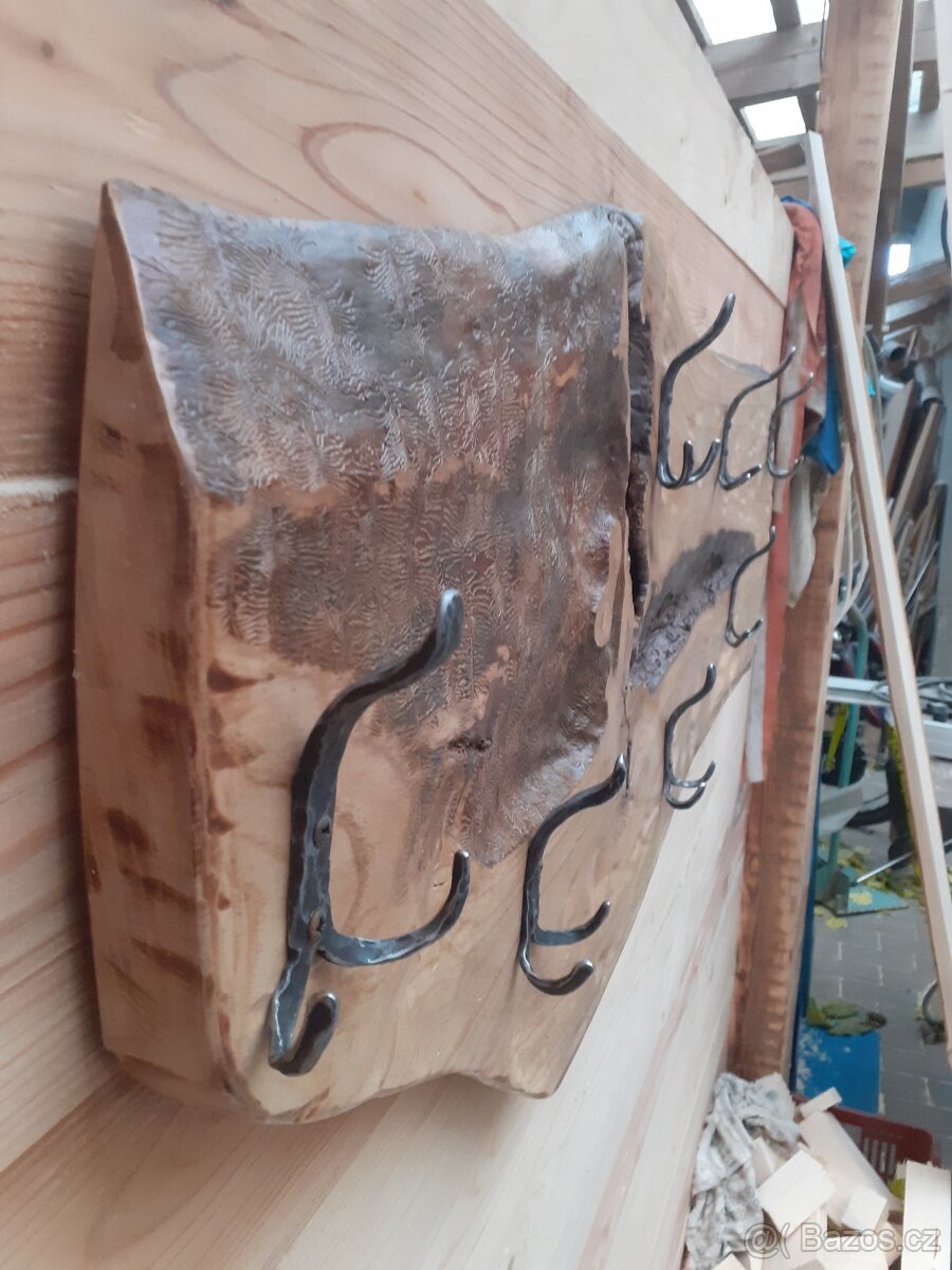 Věšák na oblečení - 15