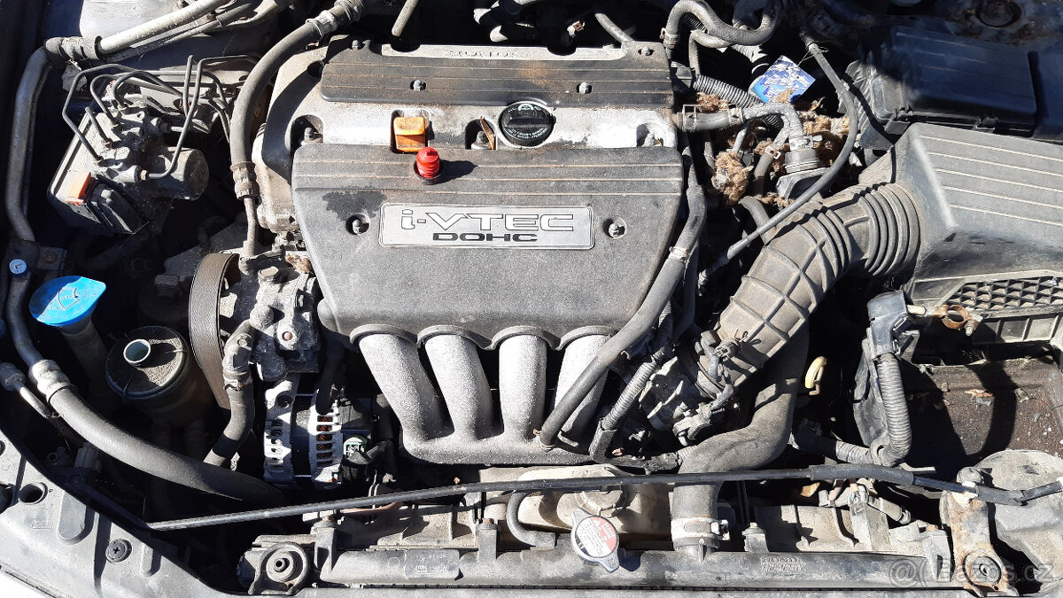 Honda Accord 2004 2,0i 114kW TOURER - JEDE, DILY - 15