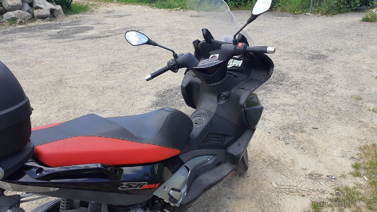 Aprilia SR Max 125 - 15