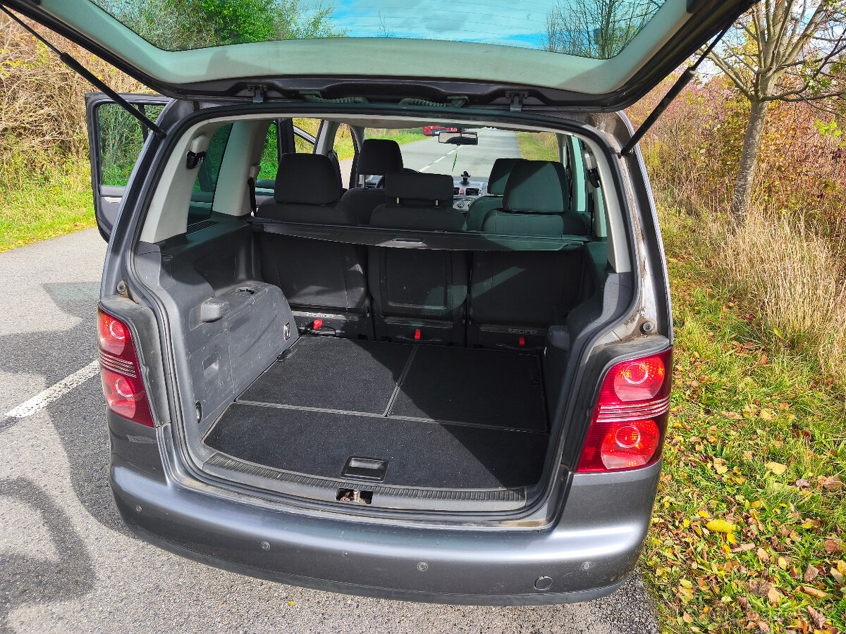 Volkswagen Touran, 1.9 TDi 77kW, 7 míst - 15
