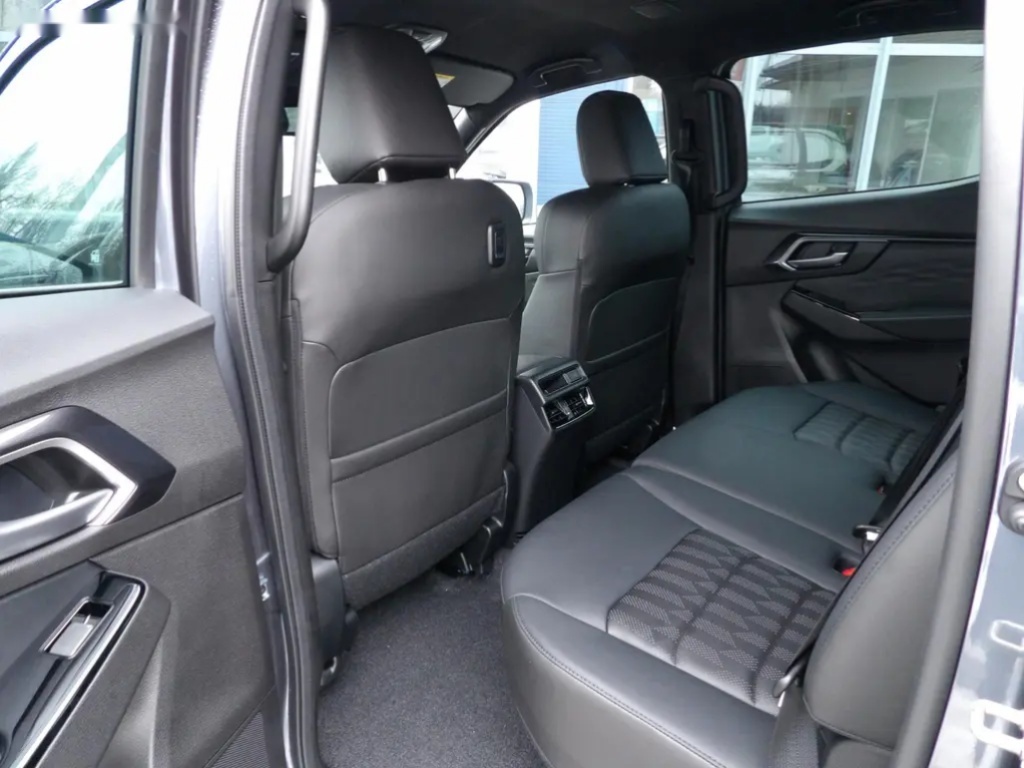 Isuzu D-Max, V-Cross Double Cab 4x4 A/T - 15