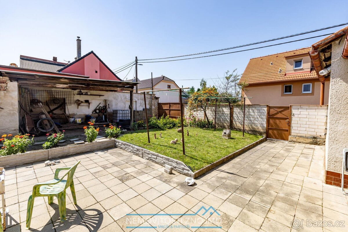 Rodinný dům s garáží, zahradou, vinným sklepem, v Jaroslavic - 15