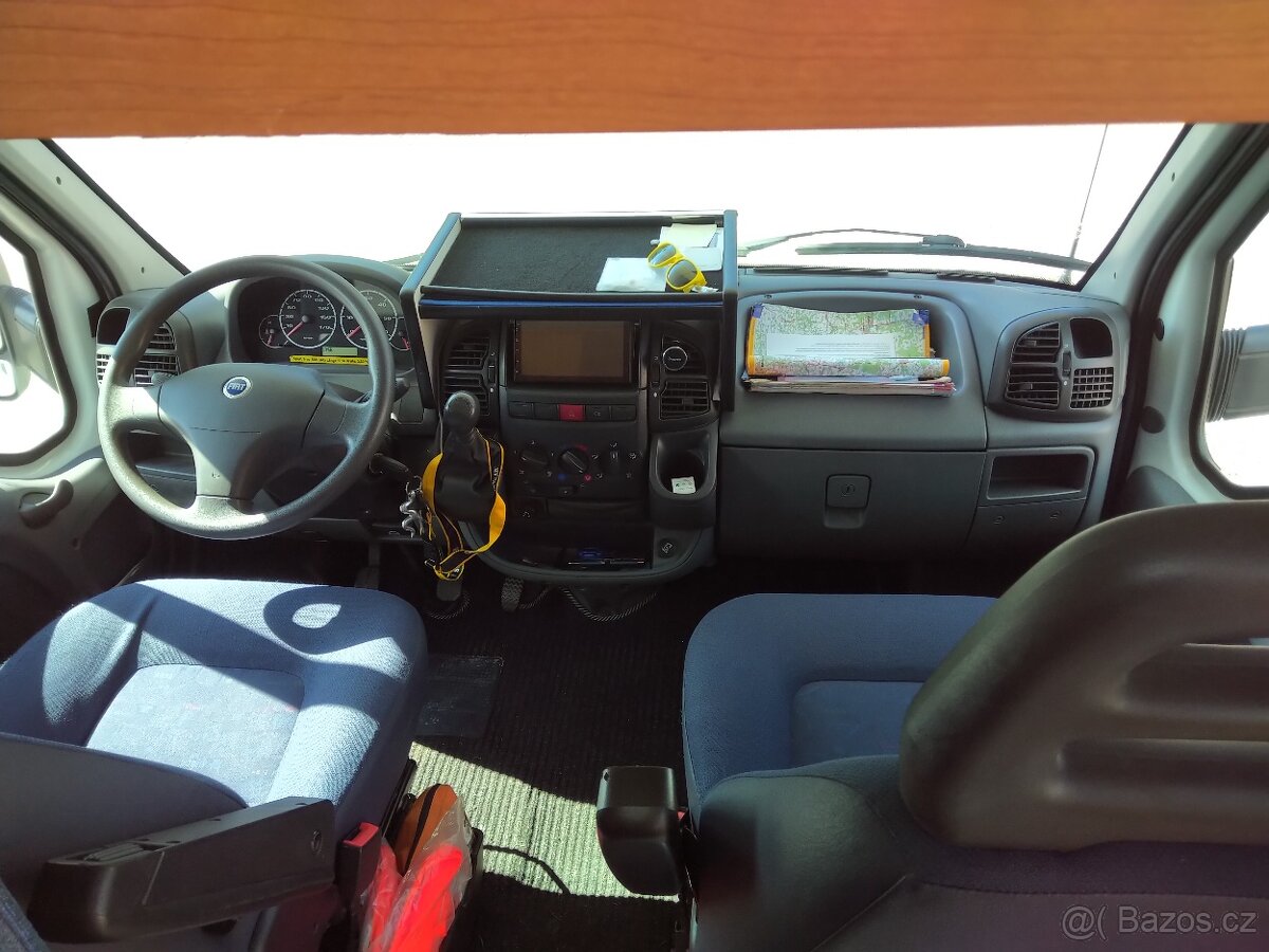 obytný automobil - 15