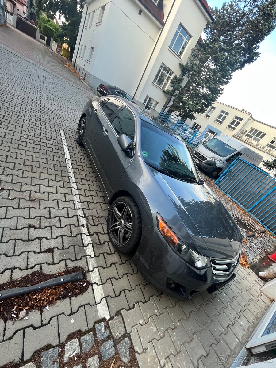 Honda Accord 8 2.4 - 15