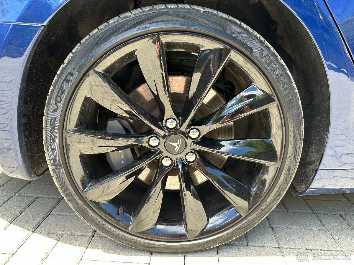 Tesla Model S 75 386 kW - 15