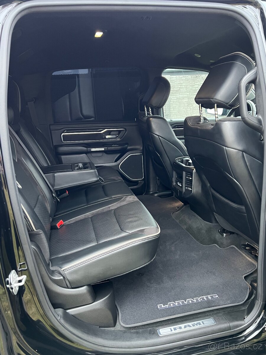 Dodge RAM Night-paket, 2022, 5.7l, TOP stav - 15