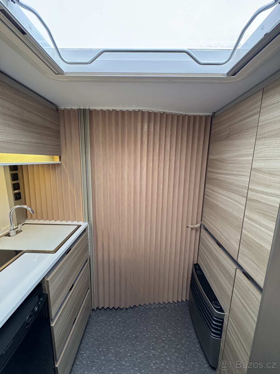 Adria Altea 472 PU ~ Francouzská postel - 15