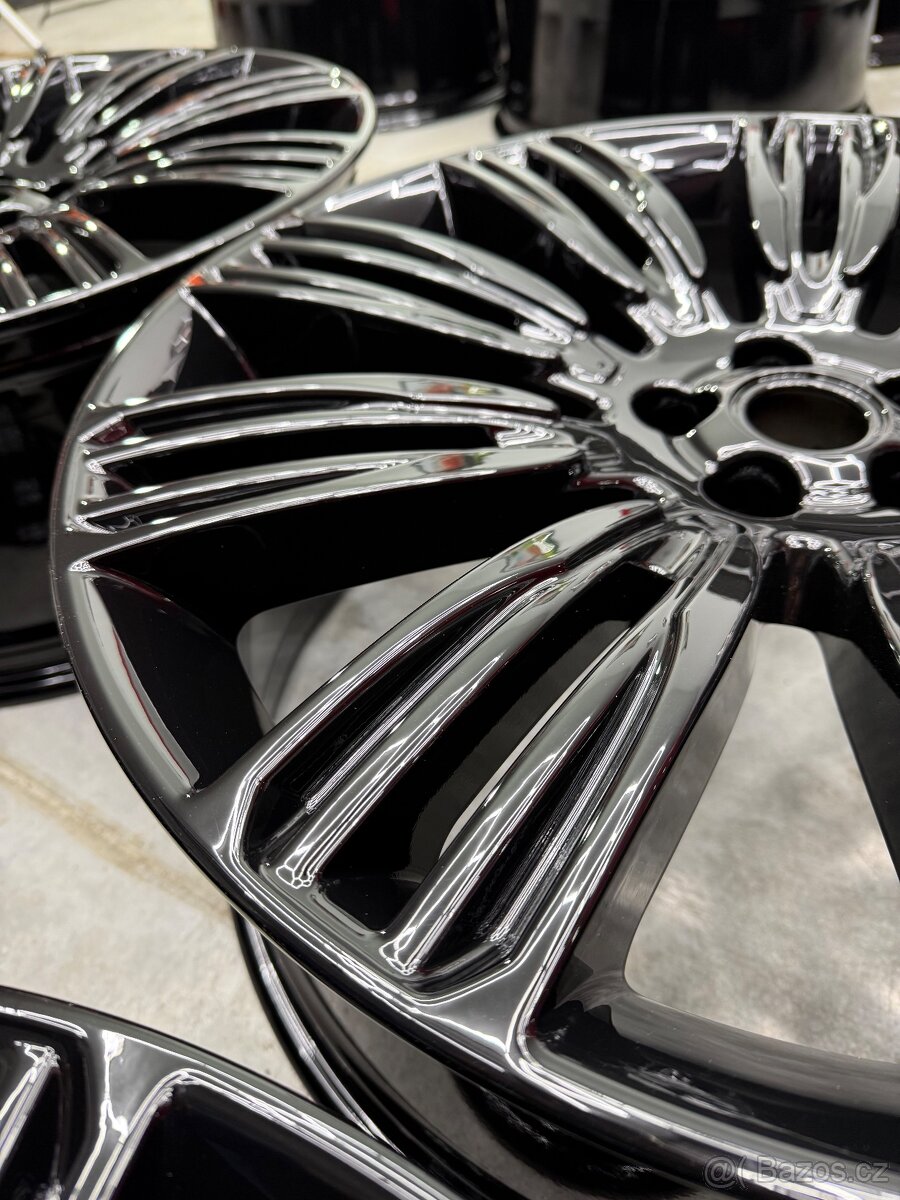 Range Rover Velar r22 top - 15