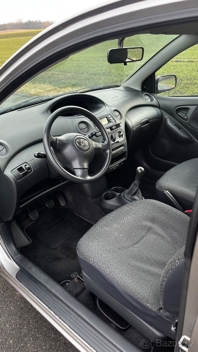 Toyota Yaris 2003 - 15