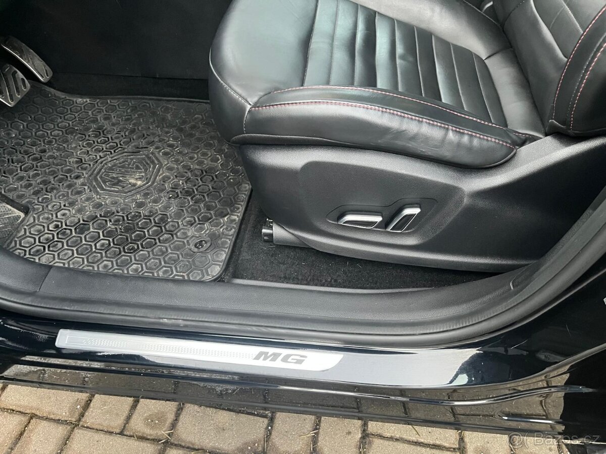 Prodám MG EHS 1,5 PHEV - 15