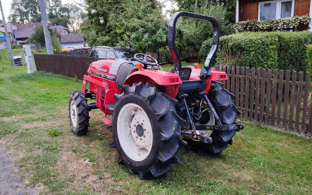 Malotraktor Yanmar s čelním nakladačem - 15