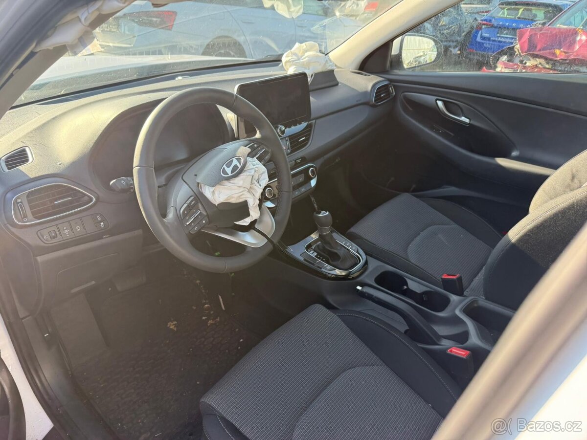 Hyundai I30 combi 1.5i automat2025 5000km - 15