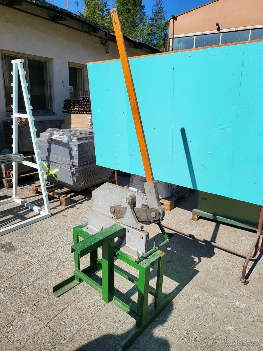 Nůžky na pásovinu - 15