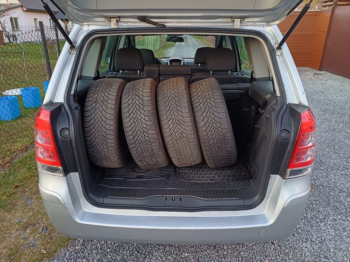 LPG ... 7 místné..Benzínová Opel Zafira 1.8 ... - 15