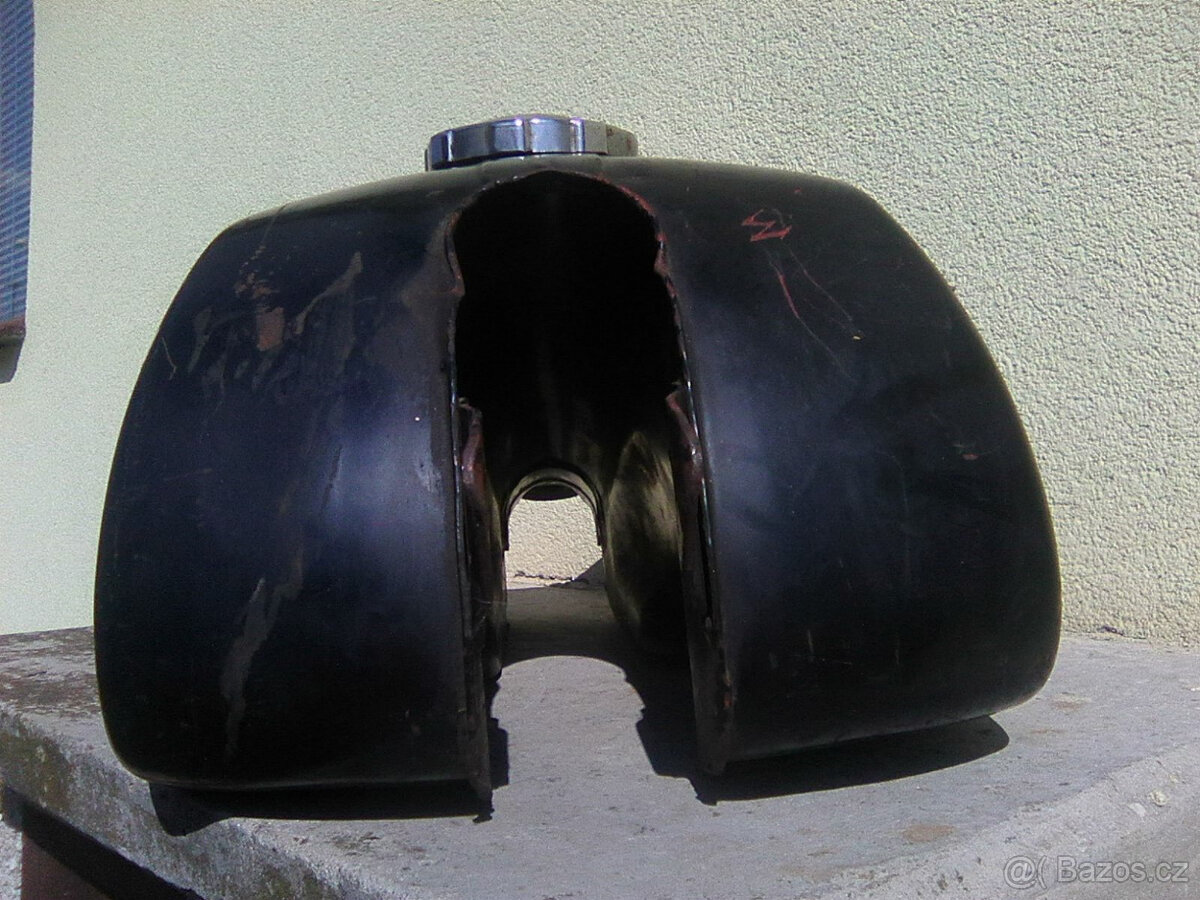 čz 250/350 471/472- motor,duralové kolo,kryt řetězu,nádrž... - 15