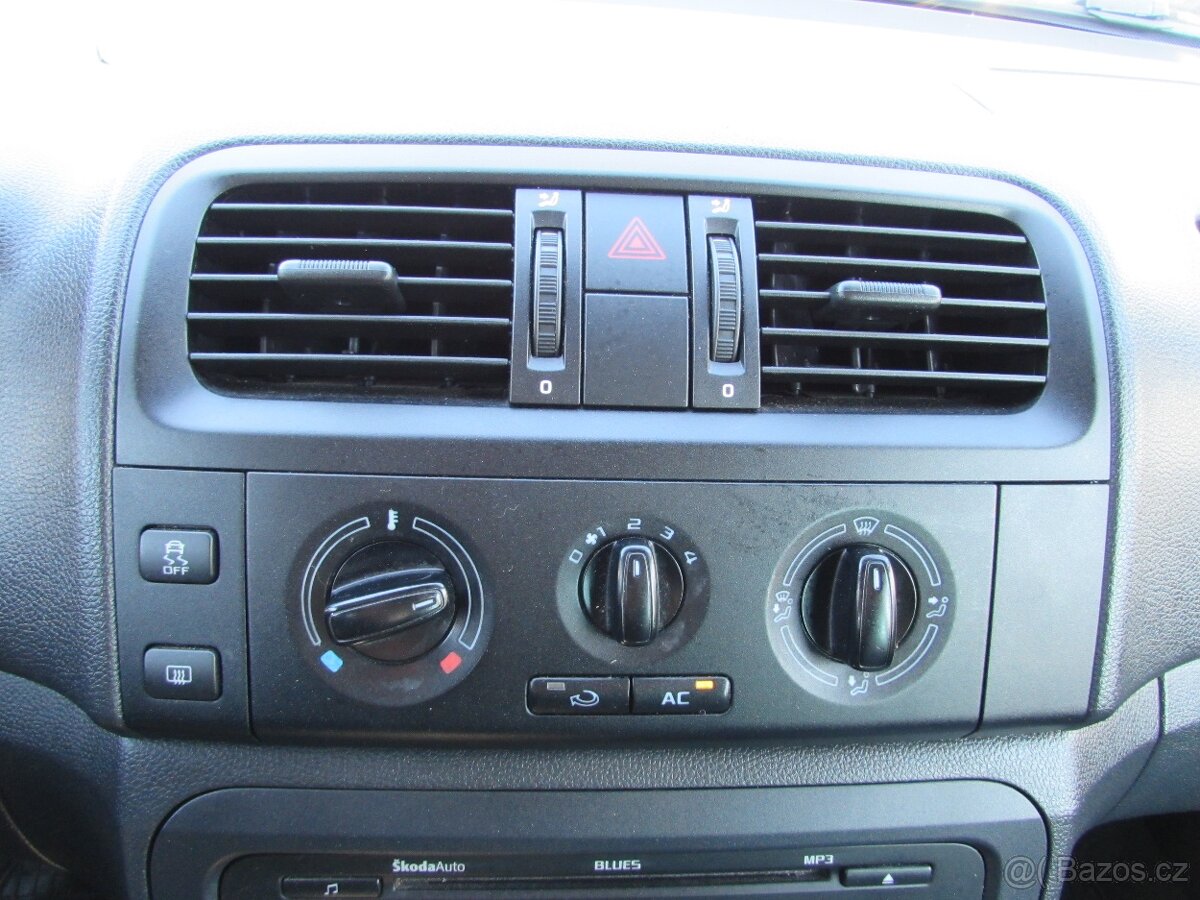 Škoda Fabia 1.2i 44kW, nová STK, Serviska - 15