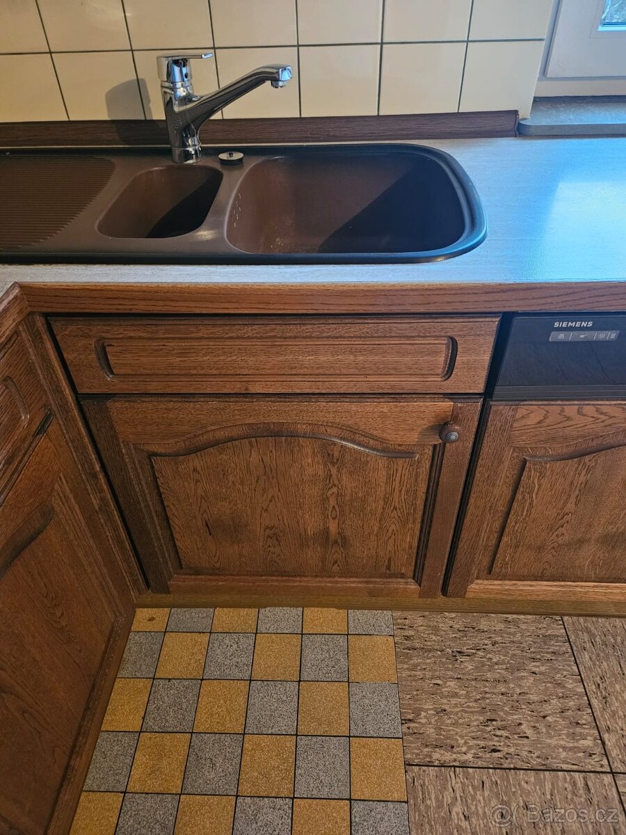 Masivní kuchyňská linka z Německa se spotřebiči - 15