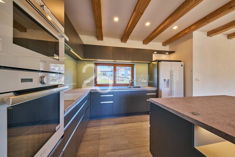 Prodej novostavby RD o dispozici 5+kk s garáží a se zahradou - 15