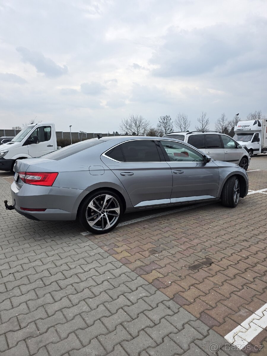 Škoda Superb - 15