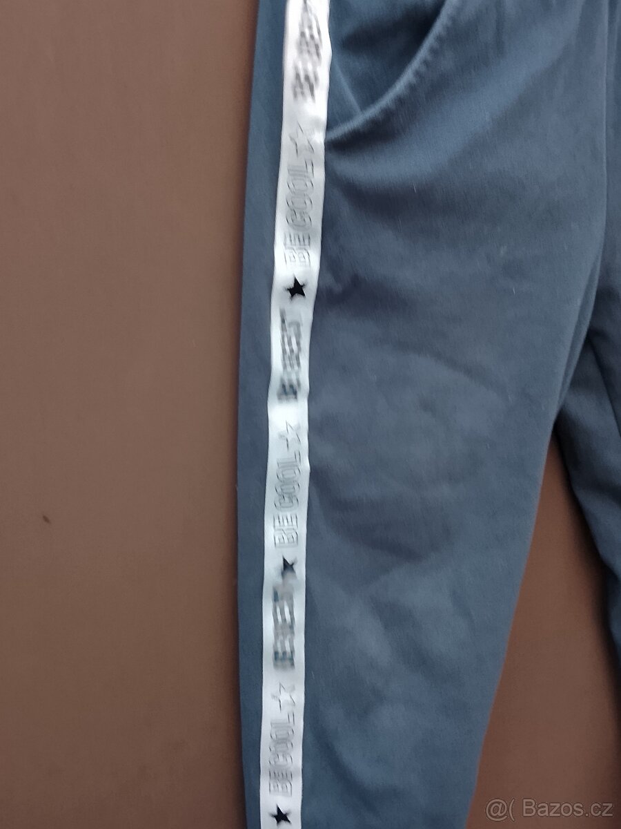 Dětské mikiny a tepláky. - 15