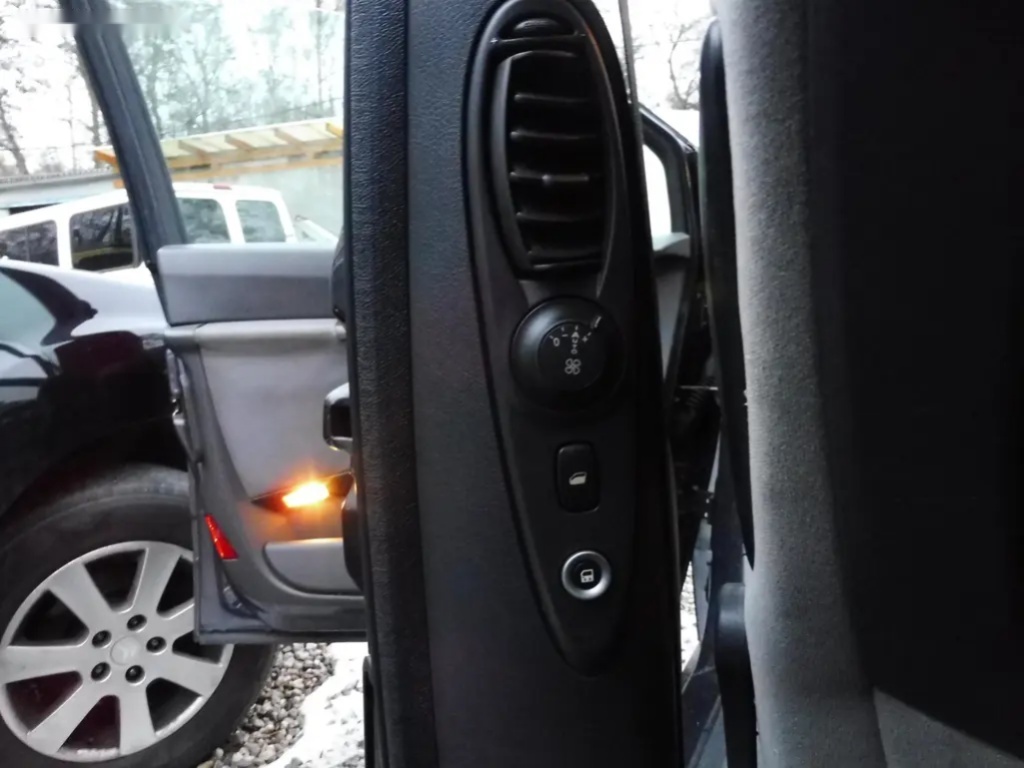 Peugeot 807, 2,2 HDI - 15