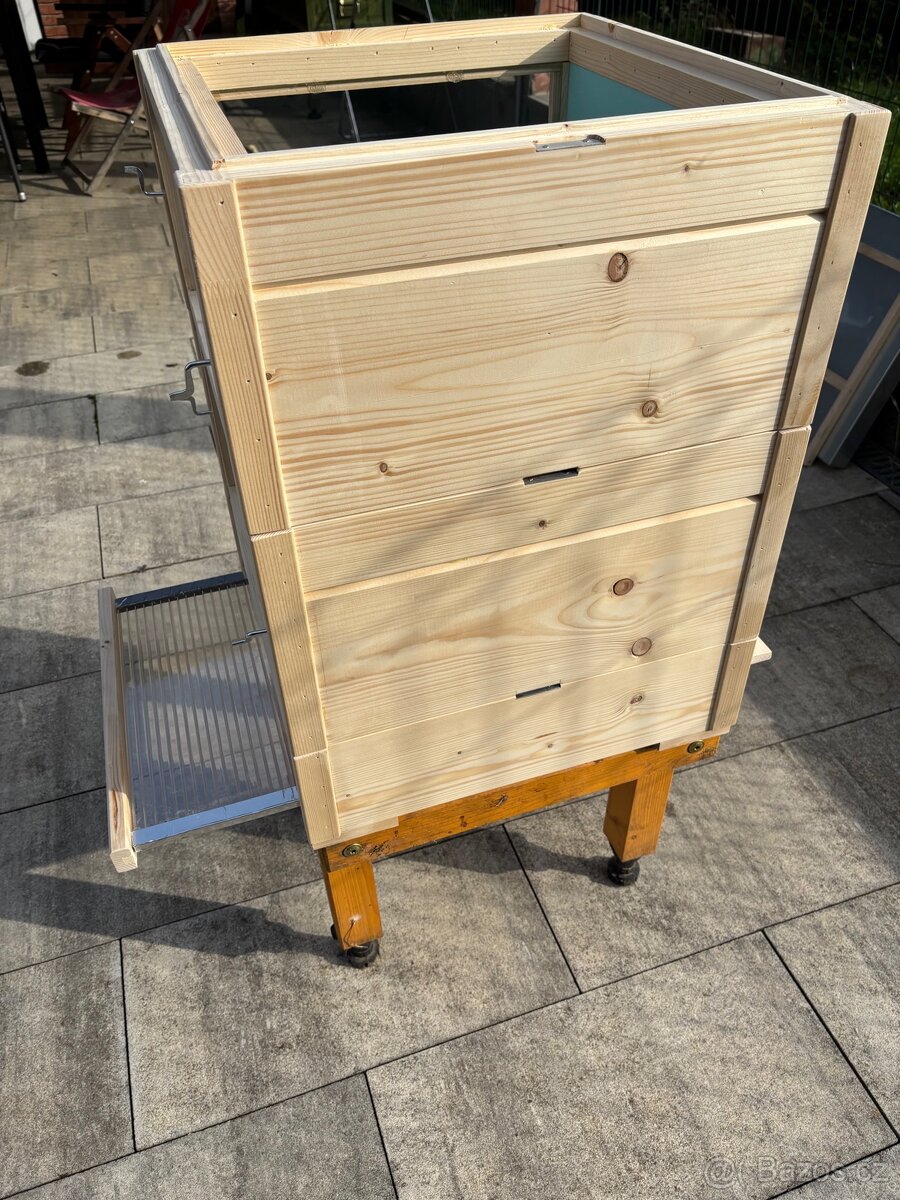 Vceli ul 6 oken - 15