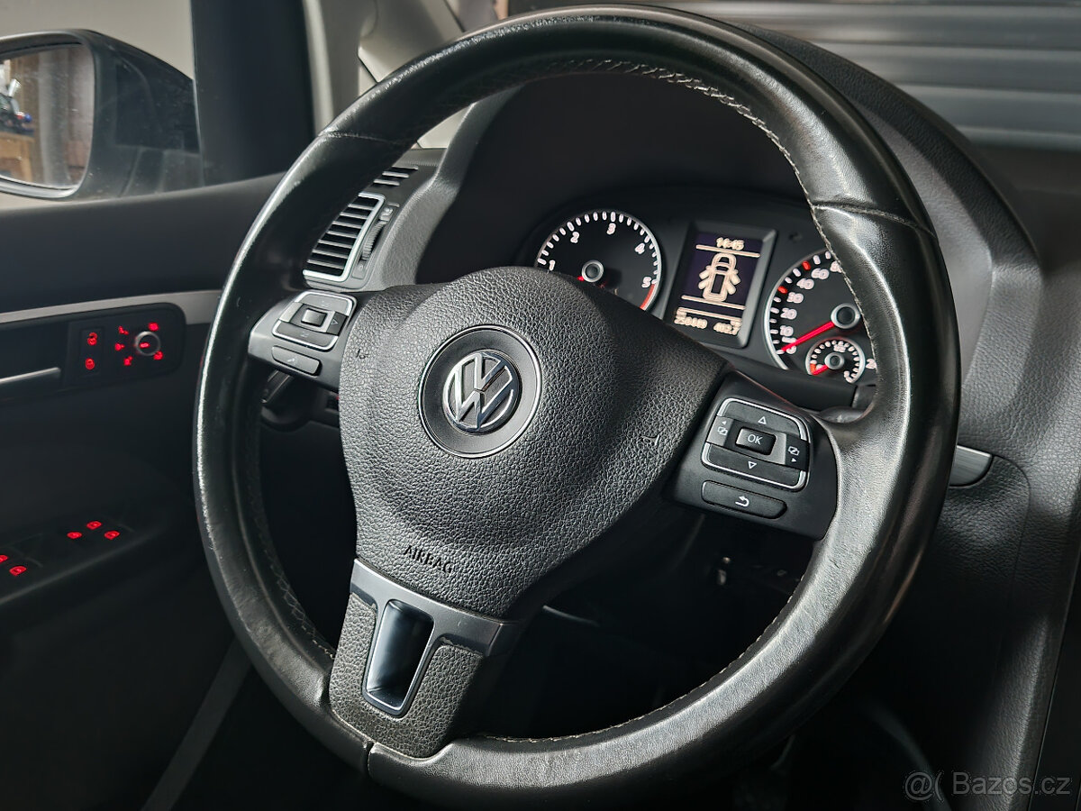 VW Touran 2.0TDi 103kW Style 7 sedadel (po servisu) - 15