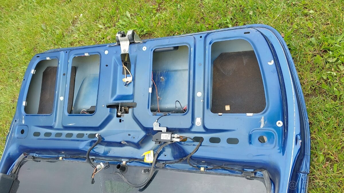 Mercedes ML - Dveře kufru modré - 15