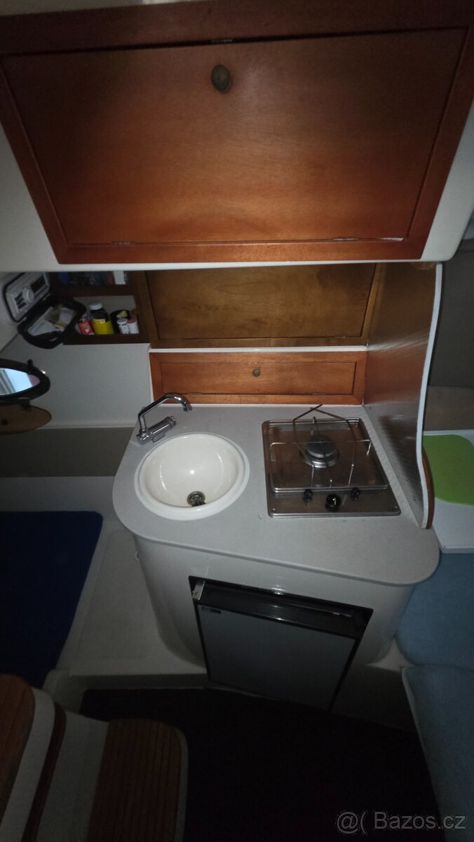 LOĎ ITALMAR, CABIN 23 + motor 225hp + dvouosí vlek - 15