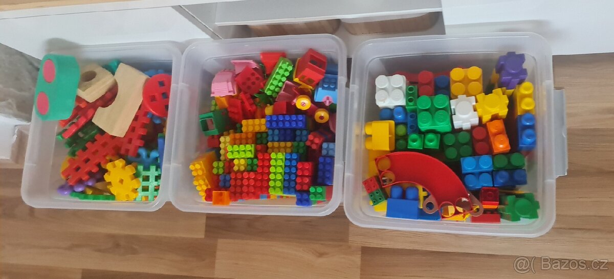 Hračky různé i nové auta,batohy,puzzle.... - 15