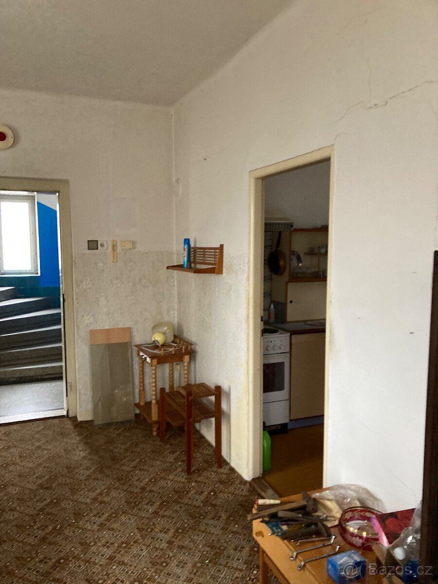 DŮM SE ZAHRADOU A GARÁŽÍ - 15