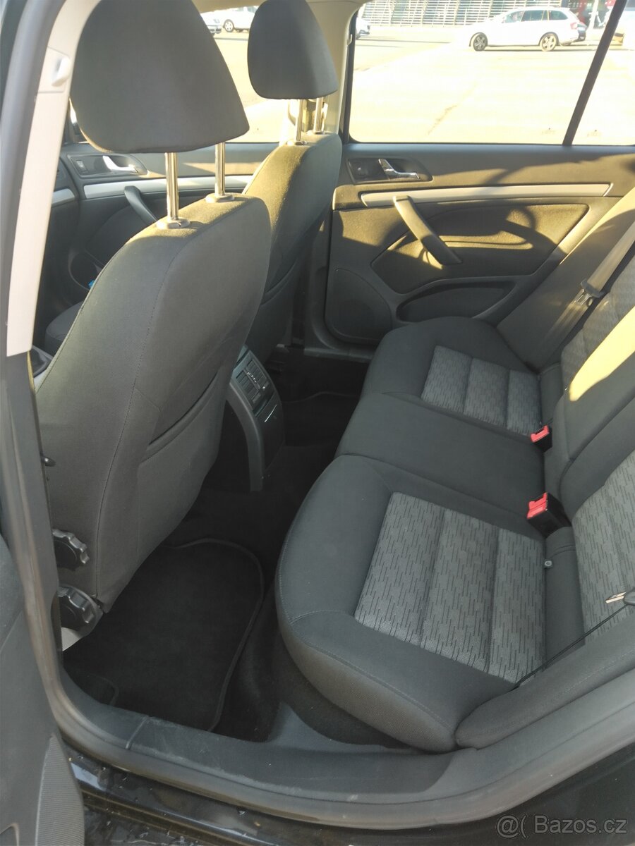 Škoda Octavia Combi TDI Ambition 4/2012 - 15