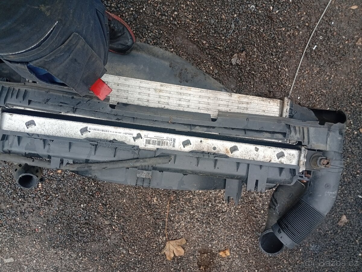 MERCEDES ML W164 PŘEDNÍ ČELO, VÝZTUHY, SAHARA S CHLADIČI - 15