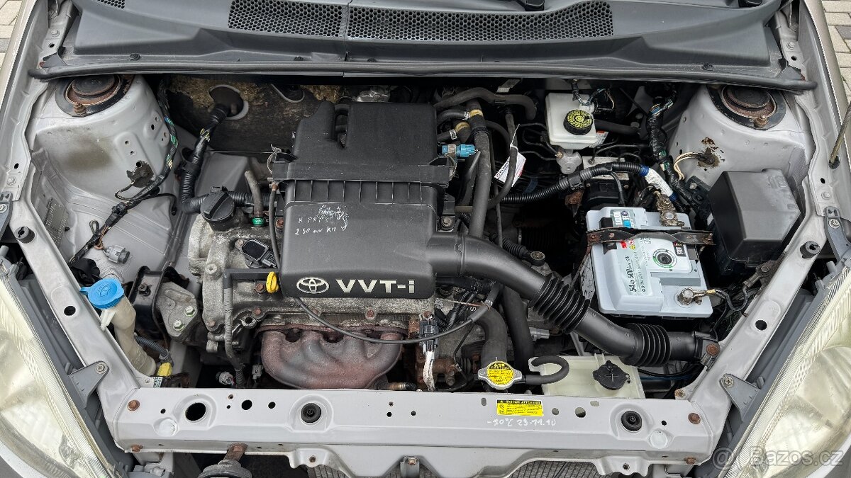 Toyota Yaris 2003 VVT-i 1.0 benzín - 15
