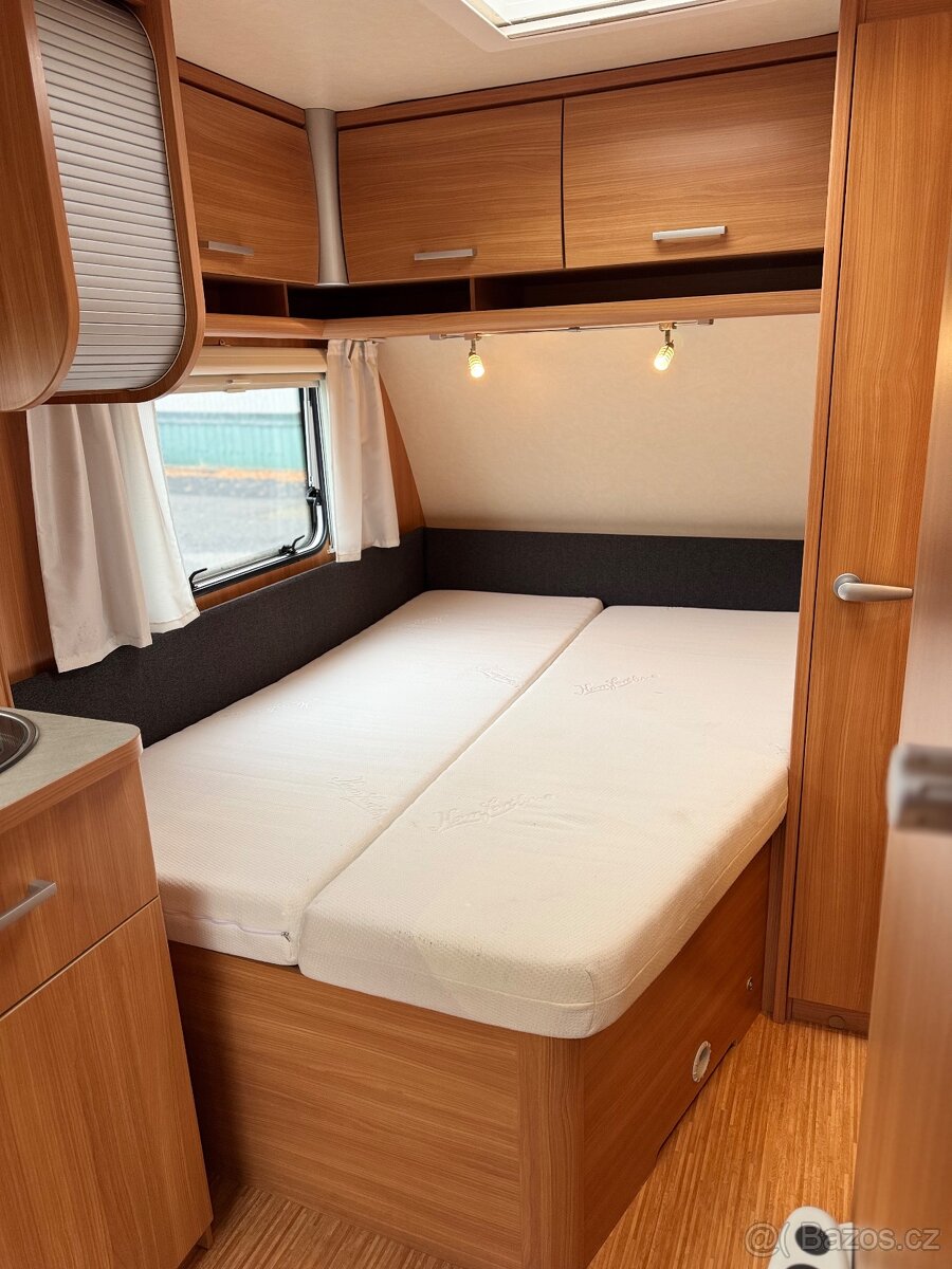 Knaus Sport 500 ~ Francouzská postel - 15