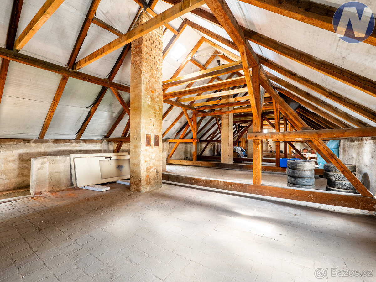 Jarošov nad Nežárkou, komerční objekt - 15