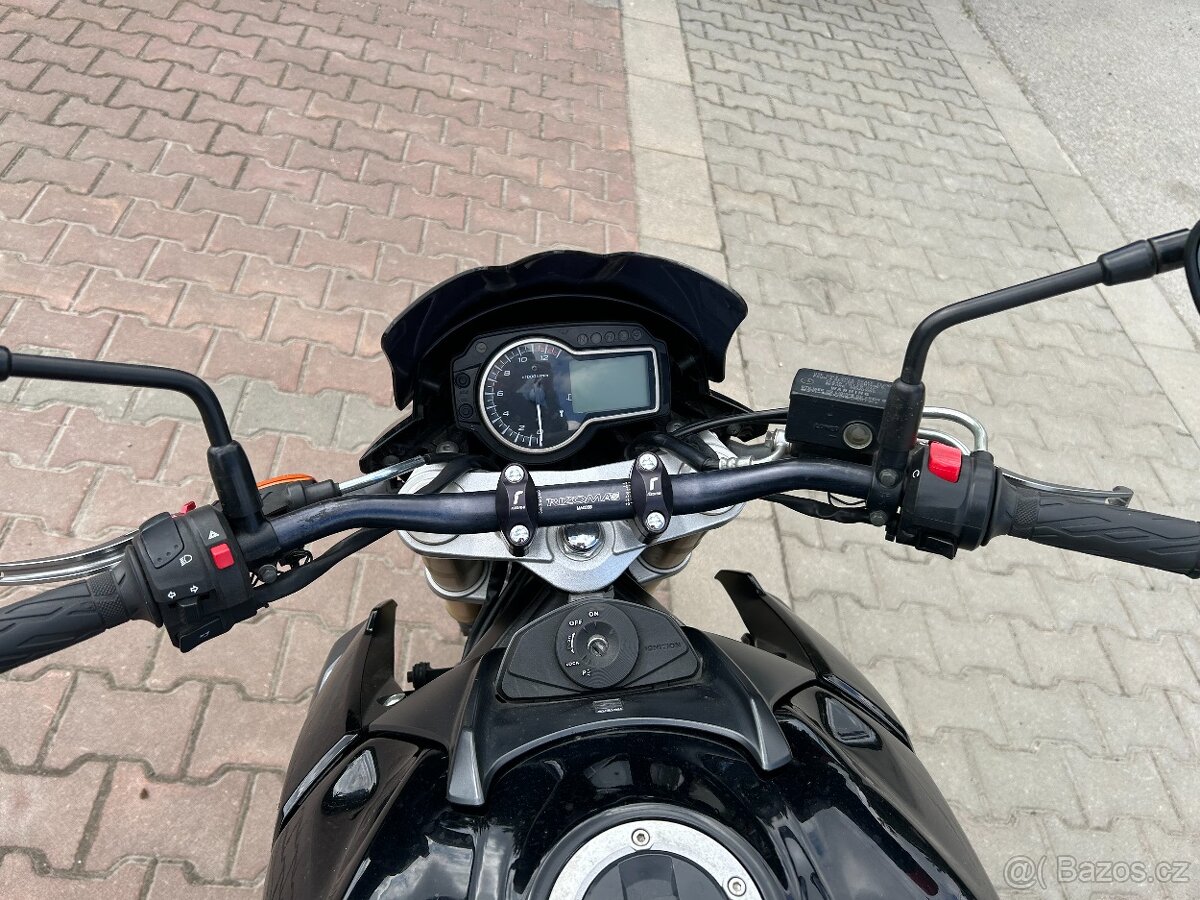 Suzuki GSR 750 2011 - 15