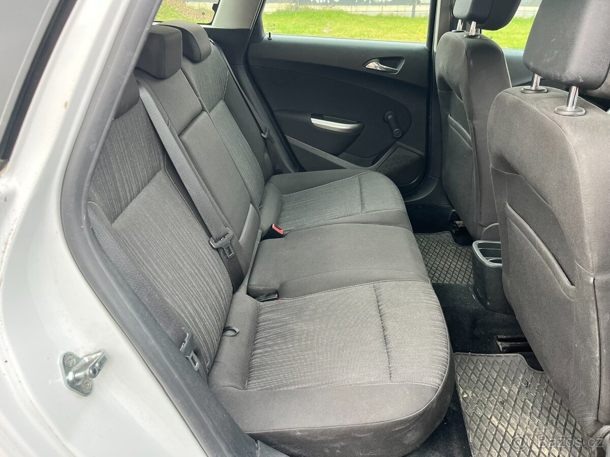 Opel Astra J 1,6 Turbo 180k, 2011, 1. MAJ.ČR, VADA MOTORU - 15