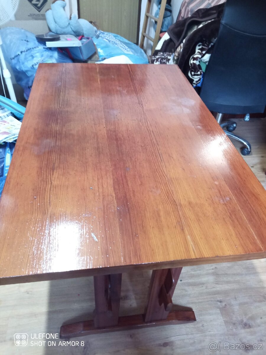 Prosklená jídelní skříň - 15