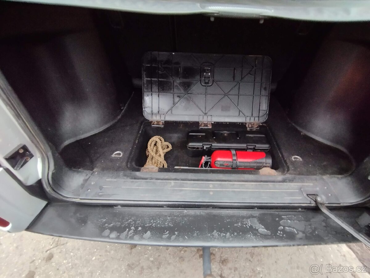 Freelander 2.0 D,diesel,4x4,rv.2005, naj218 tkm,stk12/27 - 15