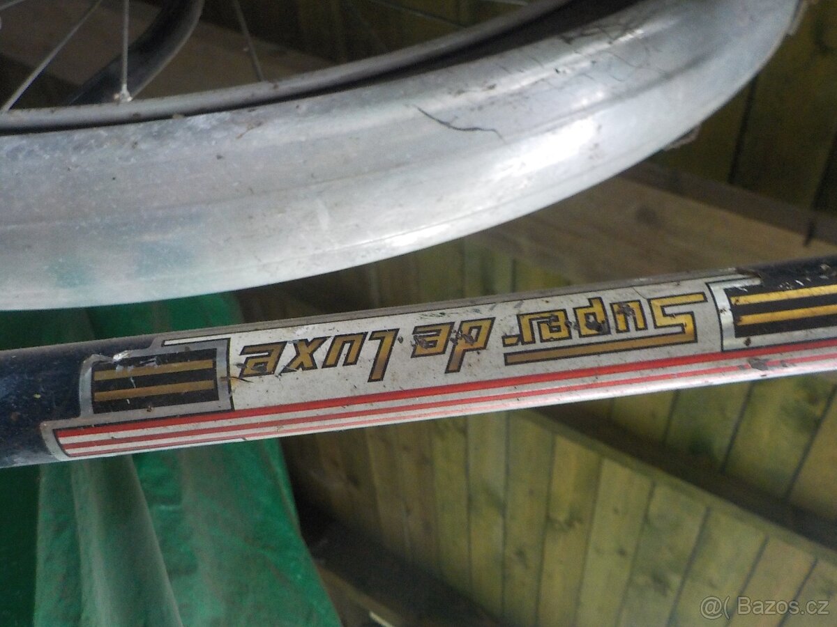 Stará jízdní kola a nové trek kolo OLPRAN - 15