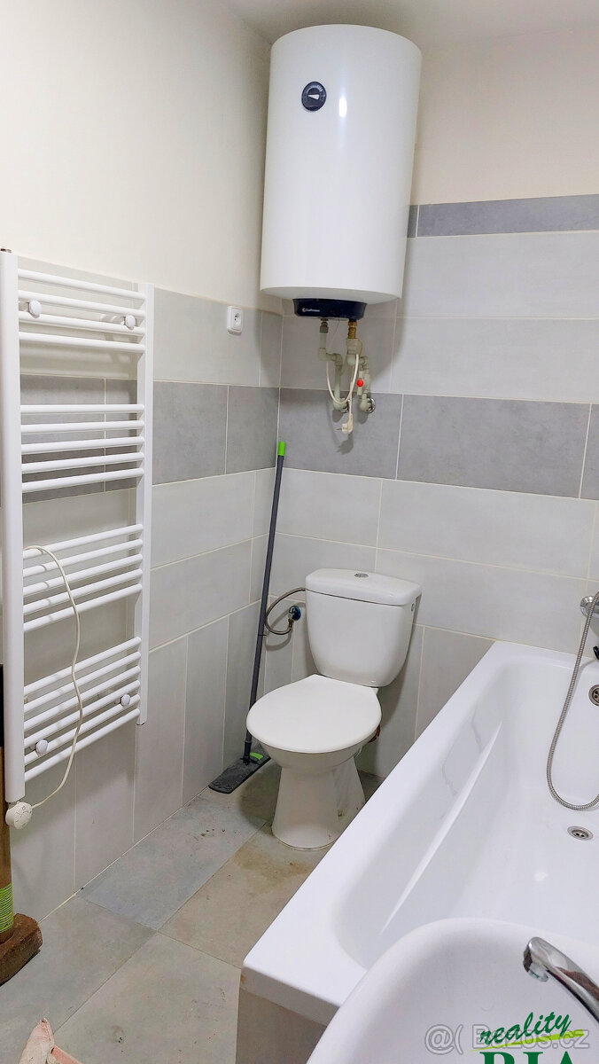 Hrubý Jeseník 8km od Nymburka byt 2+1, zahrada - 15