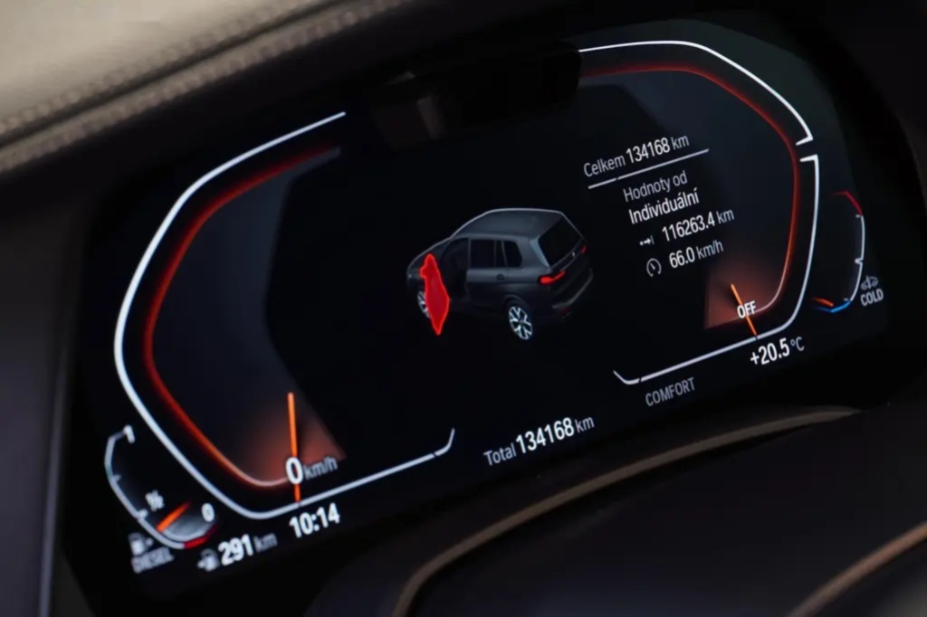 BMW X7, 40D,SOFTCLOSE,PANO,HUD,ČR,DPH - 15